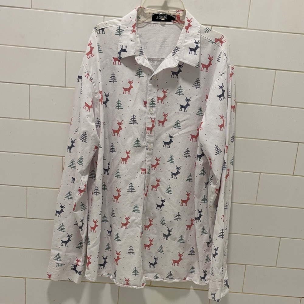 JOGAL White 100% cotton Shirt Red/Blue/Green Reindeer & Tree Print